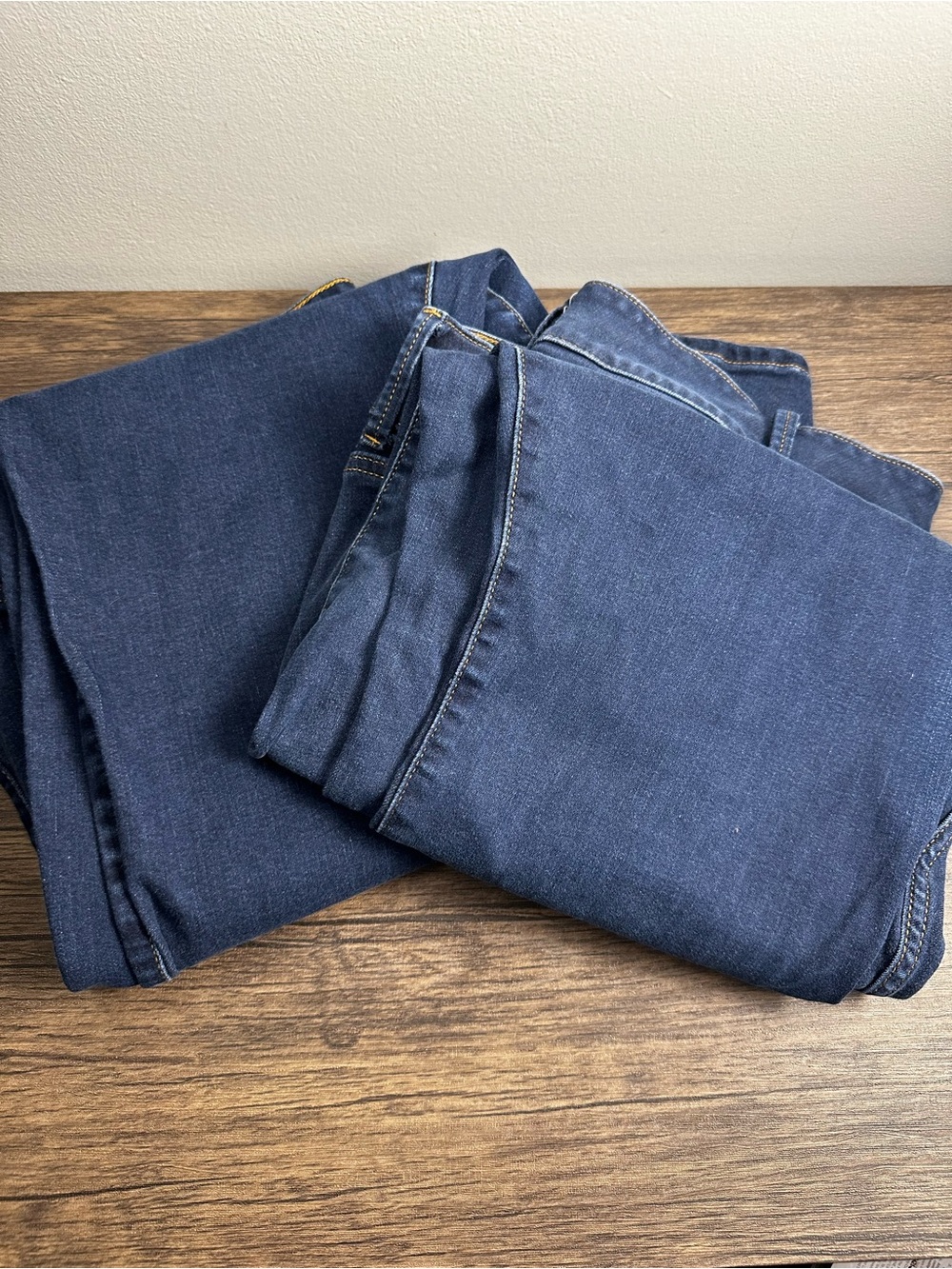 7. Lot of 2 Torrid Dark Blue Denim Jeggings 24R Super Soft Stretch